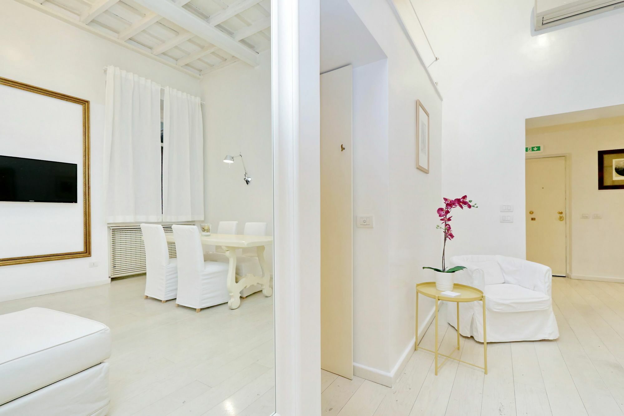 Triton Place Rome Luaran gambar