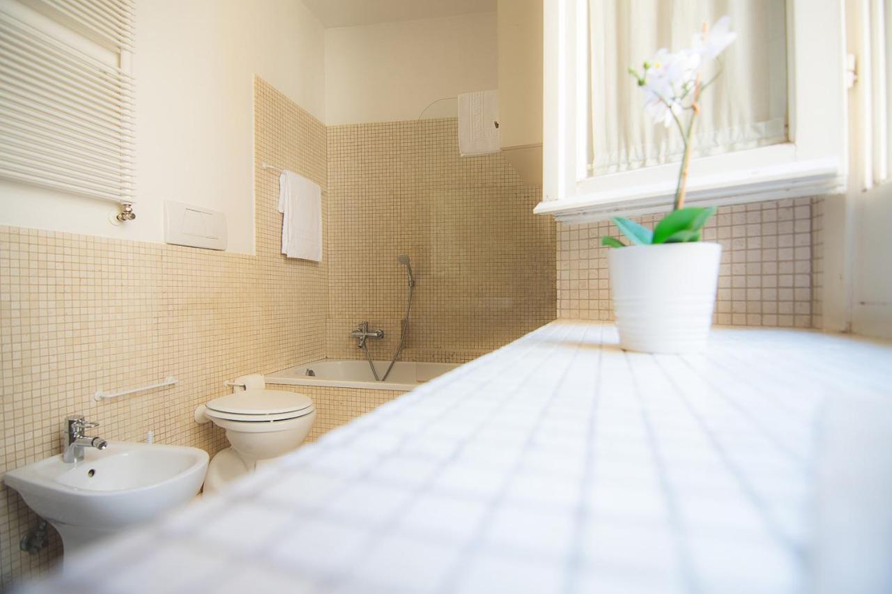 Triton Place Rome Luaran gambar